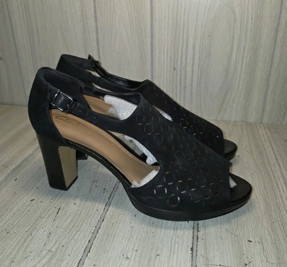 Clarks Open Toe Jenness Energy Black Nubuck Heel Size 9.5W Feminine Romantic